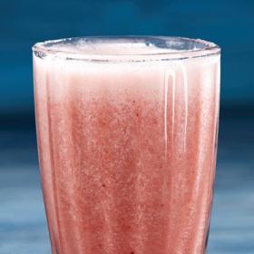 Клубнично-банановый смузи