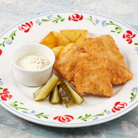 Рыба в хрустящей панировке и жареным картофелем (ЧЕТВЕРГ)