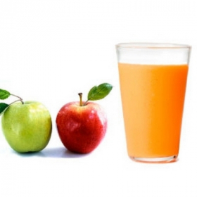 Свежевыжатый яблочный сок